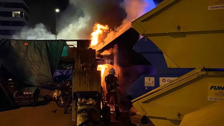 Sapeurs-pompiers professionnels de Bienne : incendie d'un hangar à matériel