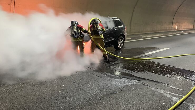 Sapeurs-pompiers professionnels de Bienne Incendie de voiture dans un tunnel